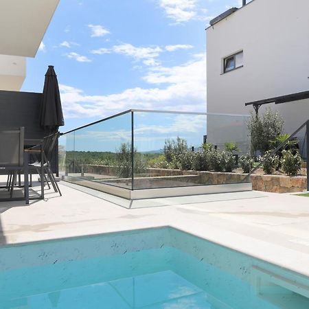 Brand New Apartment With Private Pool Njivice Exterior photo
